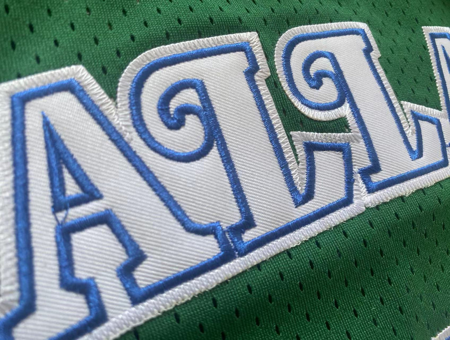 Dallas Mavericks Doncic 77 Green MN