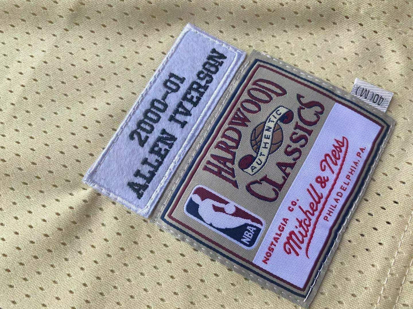 Allen Iverson Philadelphia 76ers 3 White MN