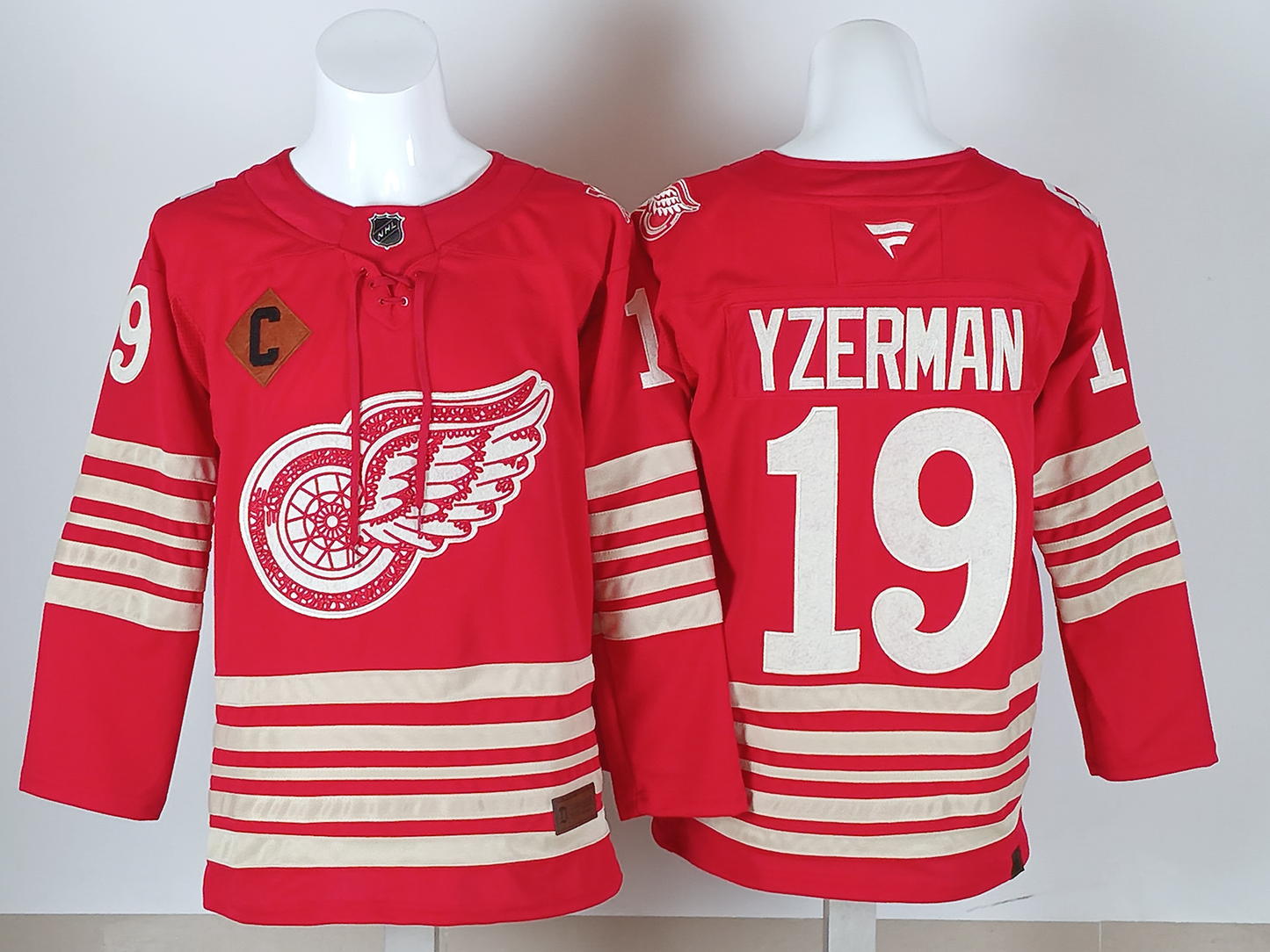 Men's Detroit Red Wings Steve Yzerman #19 Red Breakaway Player Jersey
