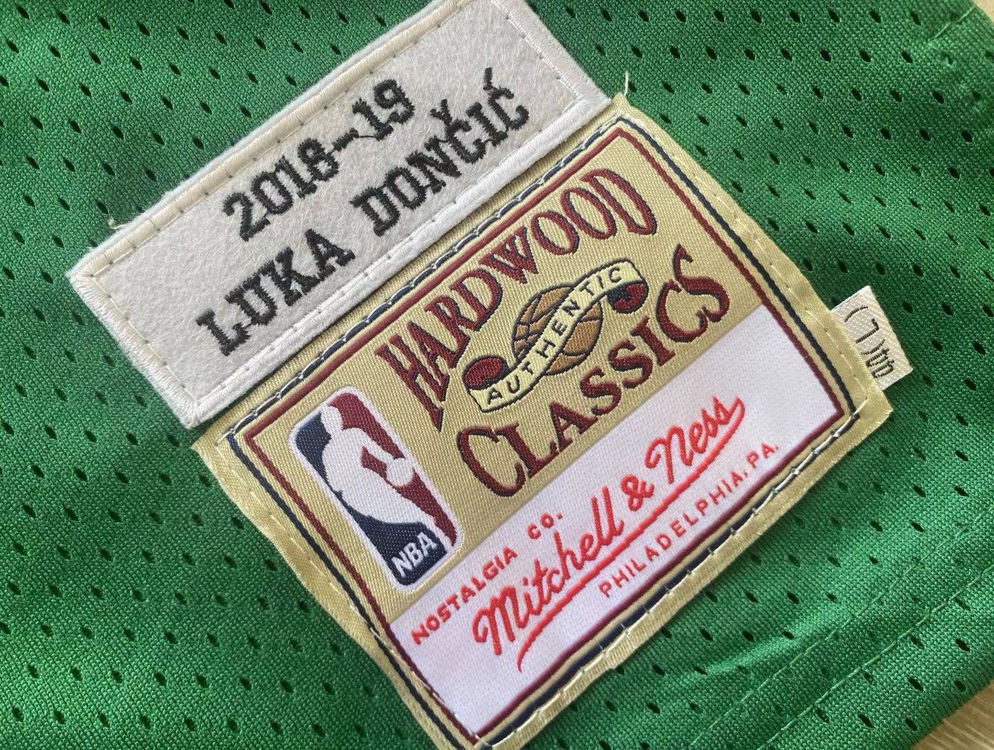 Dallas Mavericks Doncic 77 Green MN