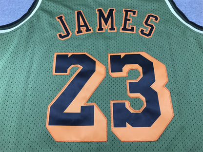 LeBron James #23 Los Angeles Lakers 2018-19 Throwback Jersey — Embroidered