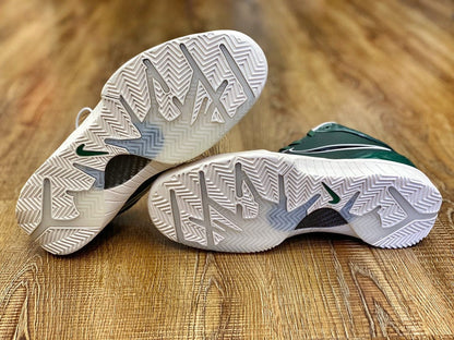 Kobe 4 Undefeated Milwaukee Bucks