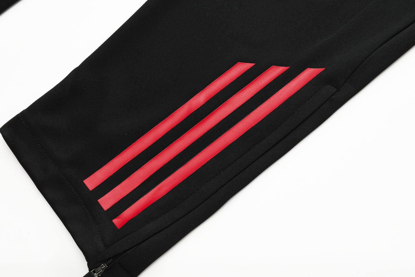 2025-26 Liverpool Suit