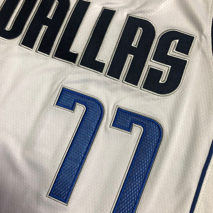Dallas Mavericks Doncic 77 White MN