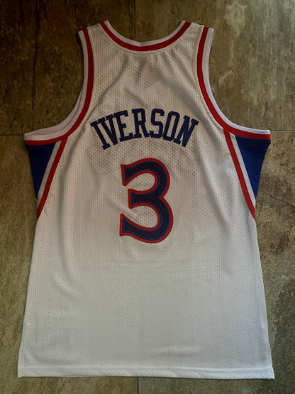 Allen Iverson Philadelphia 76ers 3 White MN