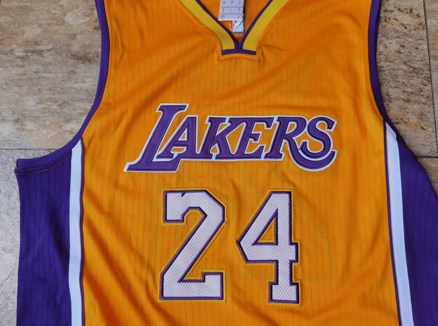 Los Angeles Lakers Kobe Bryant Yellow 24 MN
