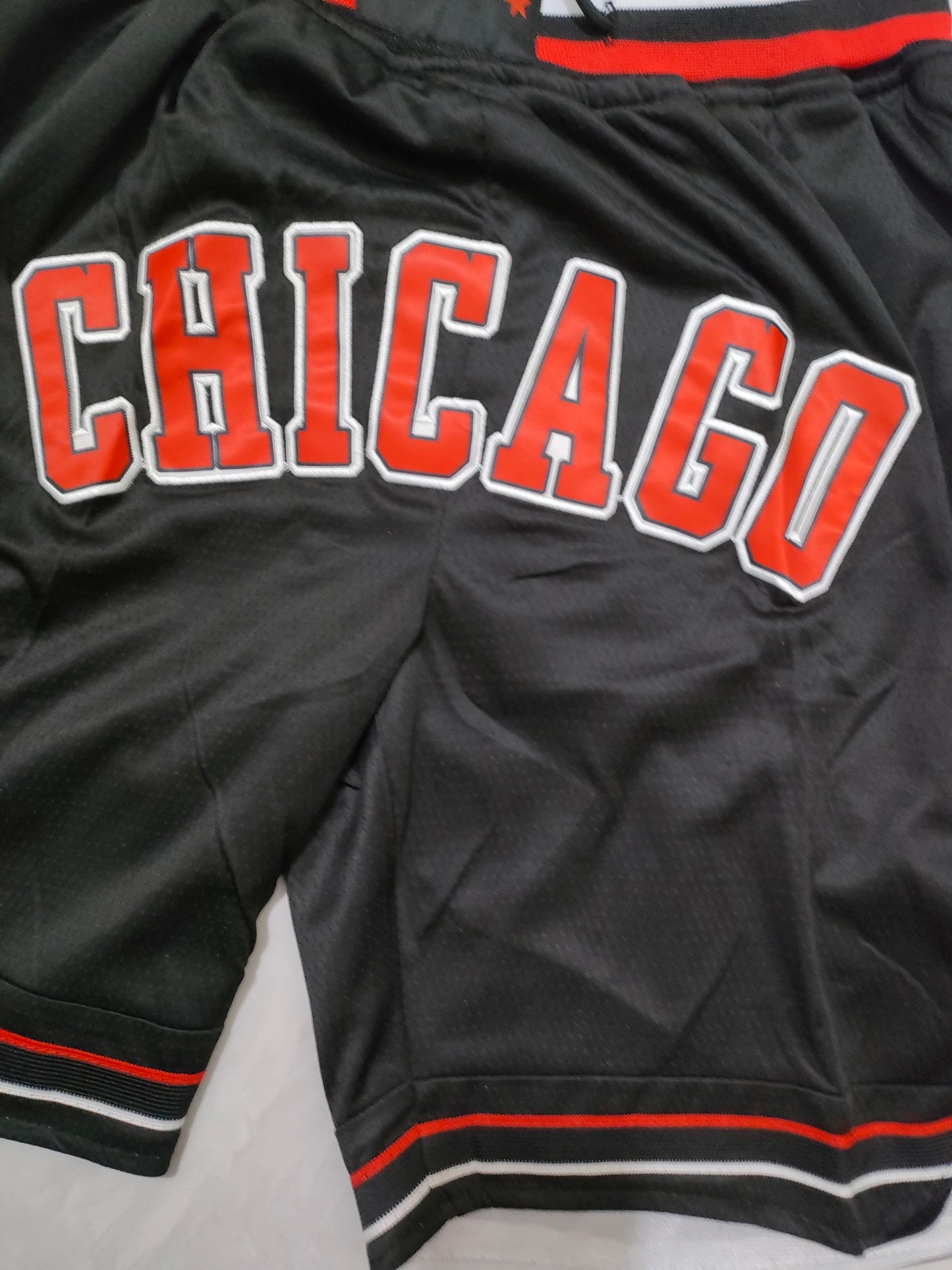 Chicago Bulls Black Regular Pocket Shorts