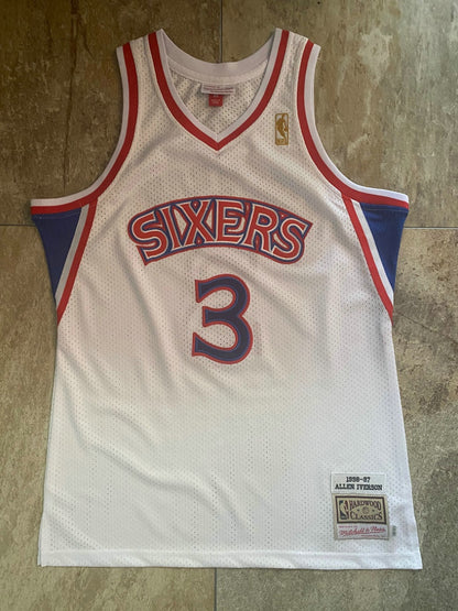 Allen Iverson Philadelphia 76ers 3 White MN